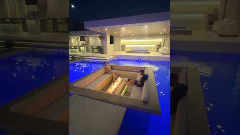 The cleanest pool design! 🤯🔥🥵 #luxuryhome #backyard #pool #home #backyarddesign #pooldesign