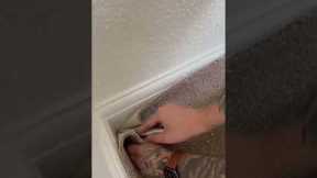 HOW TO CUT YOUR CARPET TO FIT INTO A CORNER #carpet #flooring #homeimprovement #diy #shorts #corner