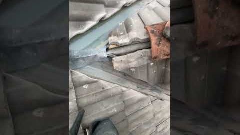 Leaking Roof Valley Repair #roofing #construction #diy #roofer #work